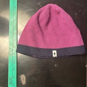 Smartwool Unisex Two-Tone Beanie - Purple/Berry and Black